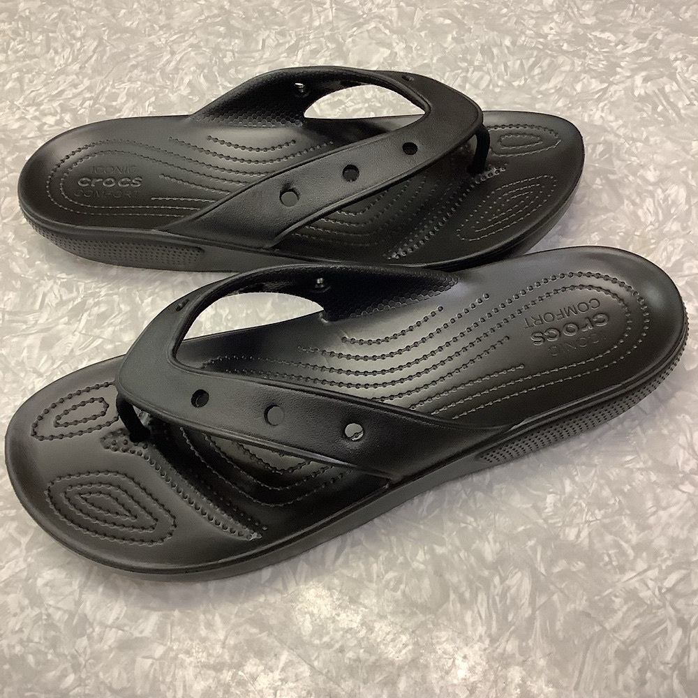 NWOT CROCS Classic Flip Flops 207713 V3 Black Men’s Size 11 / Unisex